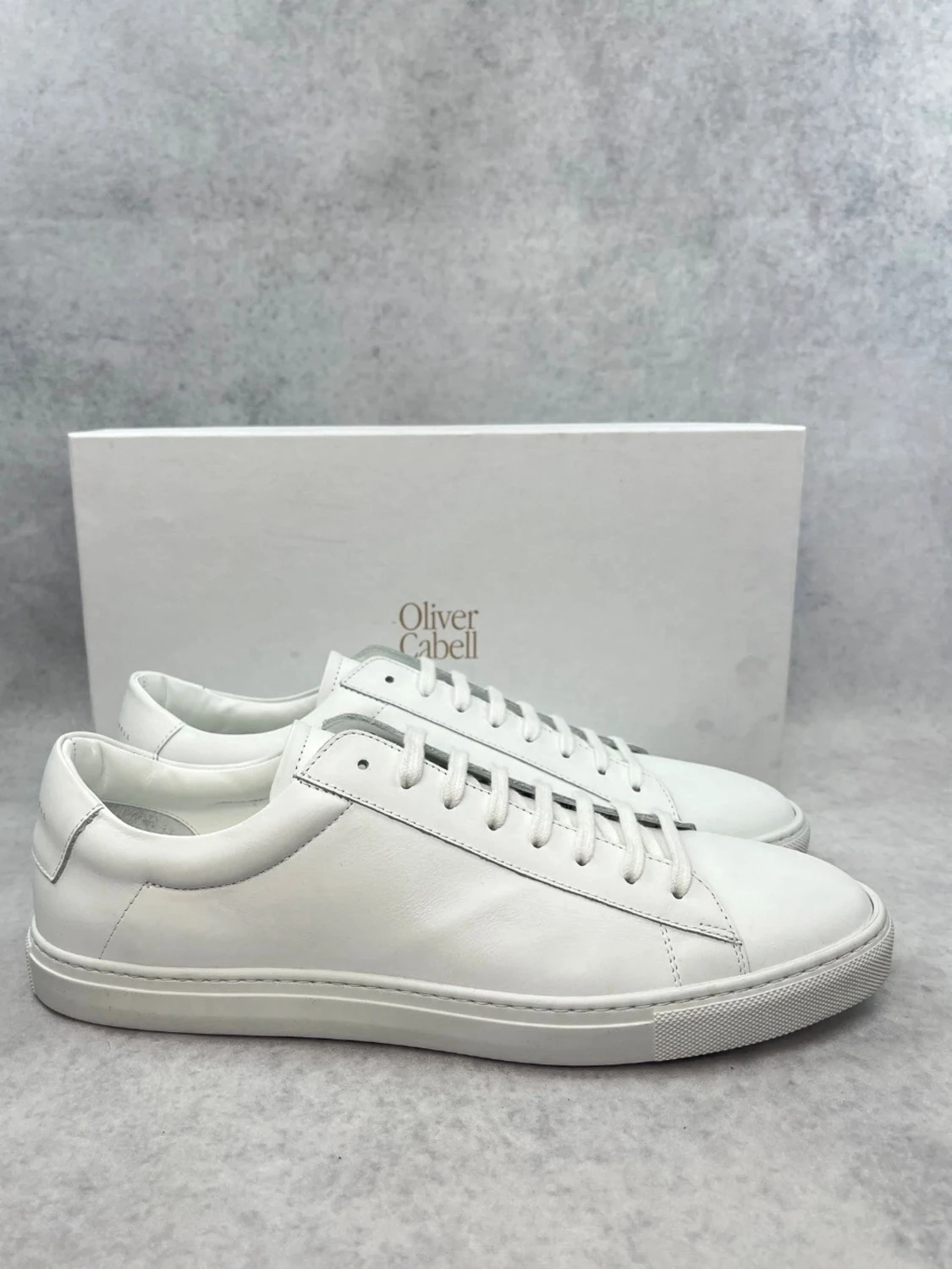 Vita sneakers från Oliver Cabell