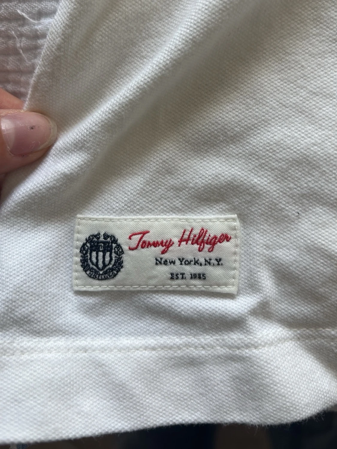 Vit polotopp från Tommy Hilfiger - 2