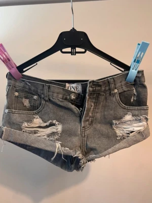 Jättesnygga jeans shorts  - Tveka inte vid frågor🩷