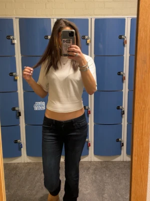 Ltb jeans  - Jättesnygga mörk mörk blå ltb jeans som är använda några gånger❣️ W25 L30. Jag är 166 och dom passar jättebra i längden❣️ 