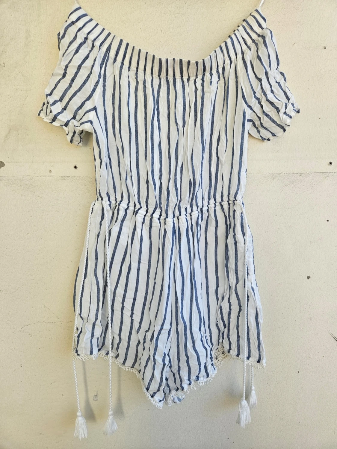 Randig off-shoulder jumpsuit - 1