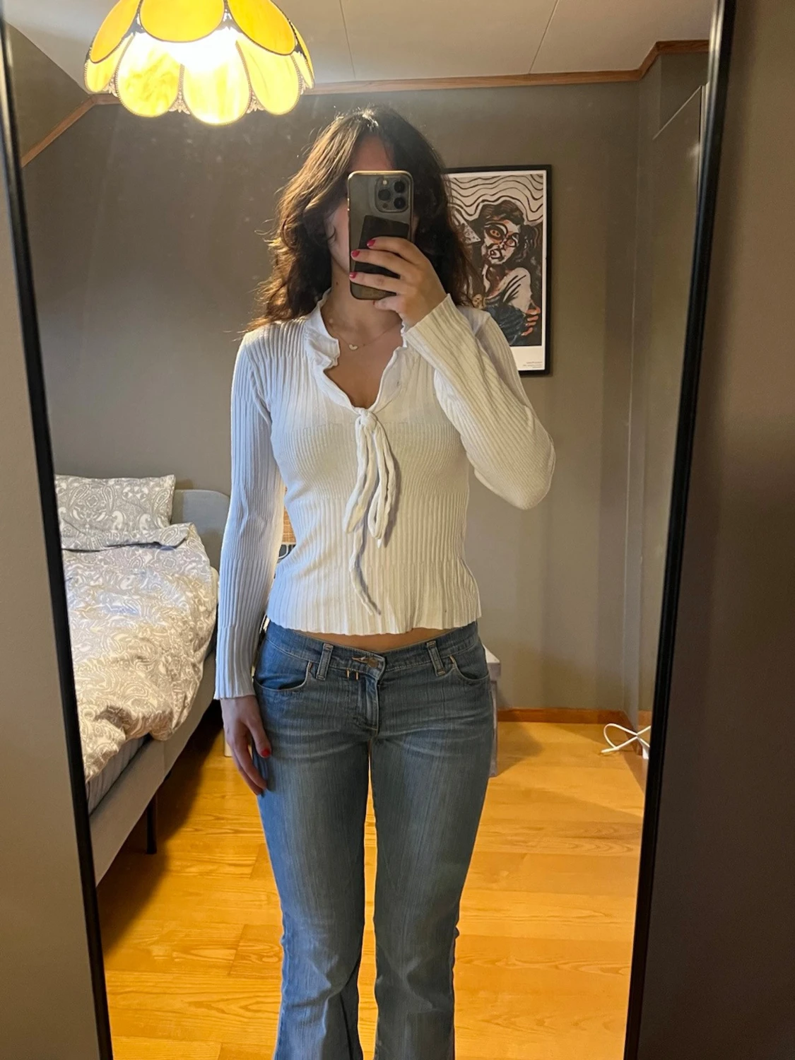 Vit ribbad omlottopp med knyt