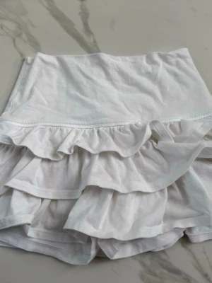 Kjol - Selger dette super søte skjørtet fra Subdued i str s🤍Det er kun brukt få ganger så er som nytt passer også xs🫶🏼