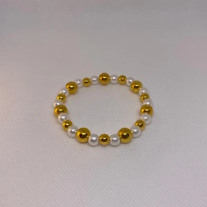 Pearls golden touch⭐️🤍✨ - Jättefint handgjort armband!💗