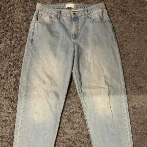Tjena säljer dessa blå jeans från asos, i storlek 34/32, bara att höra av sig vid frågor