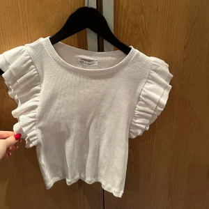 Topp - Säljer denna topp från zara som inte kommer till användning 