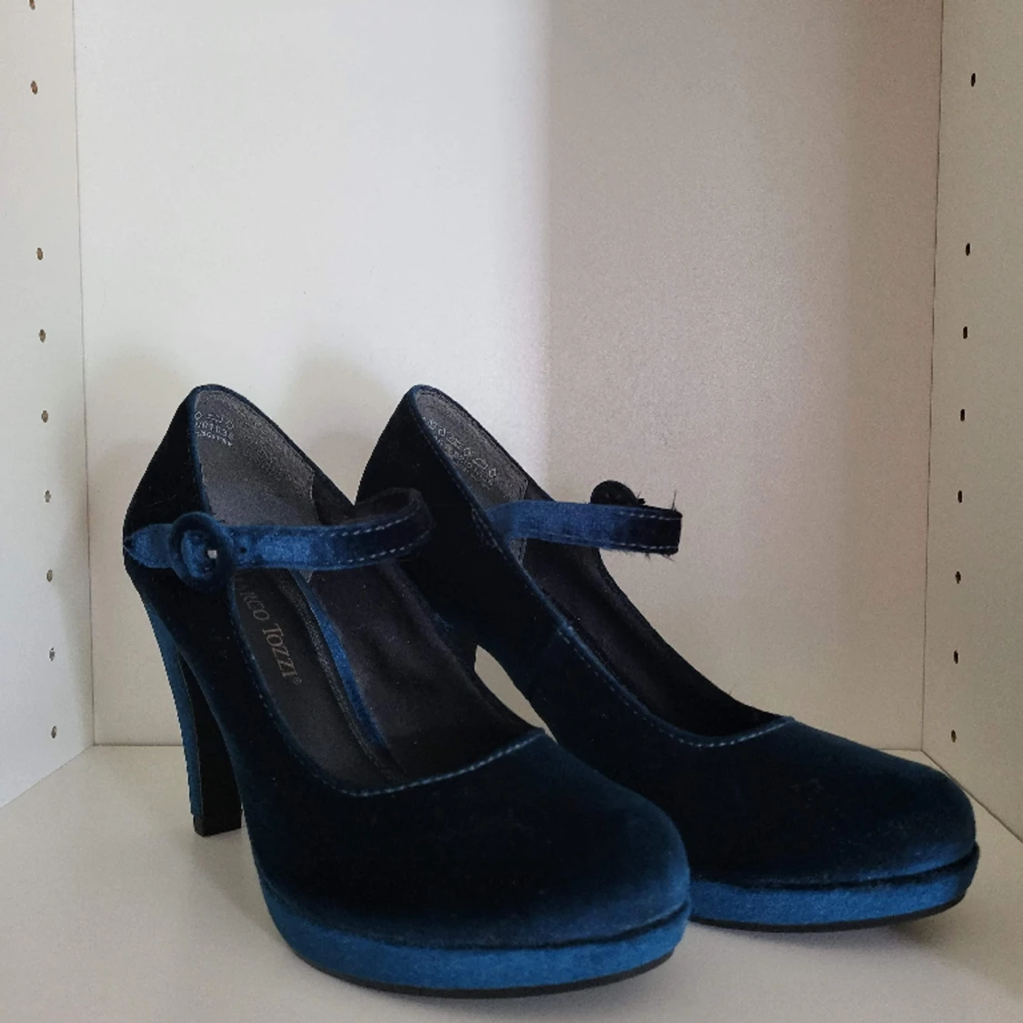 Marco Tozzi velvet pumps 