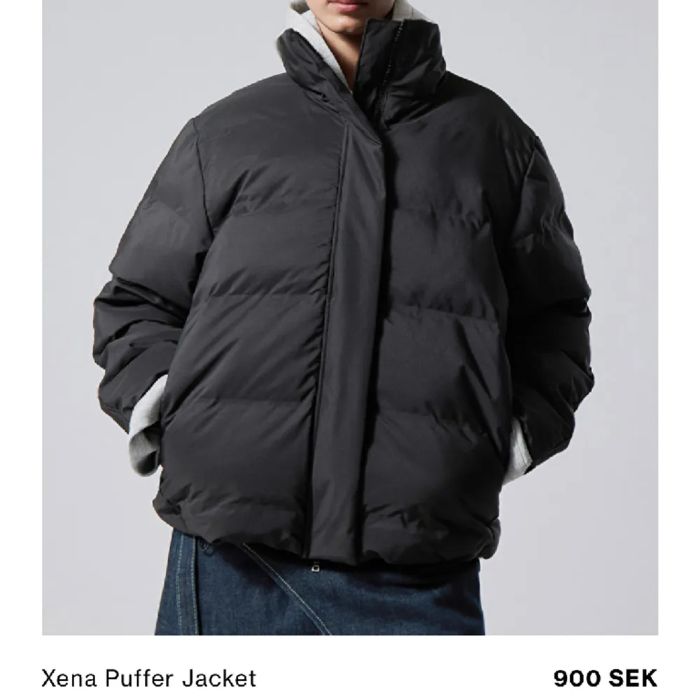 Xena puffer jacket från Weekday, aldrig använd med lappen kvar.  Ursprungspris 900 kr.. Jackor.