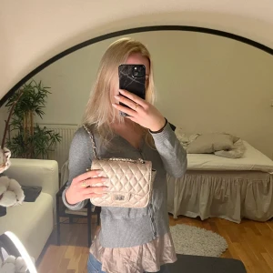 Fin väska - Säljer denna fina väska som inte längre kommer till användning, knappt använd💕