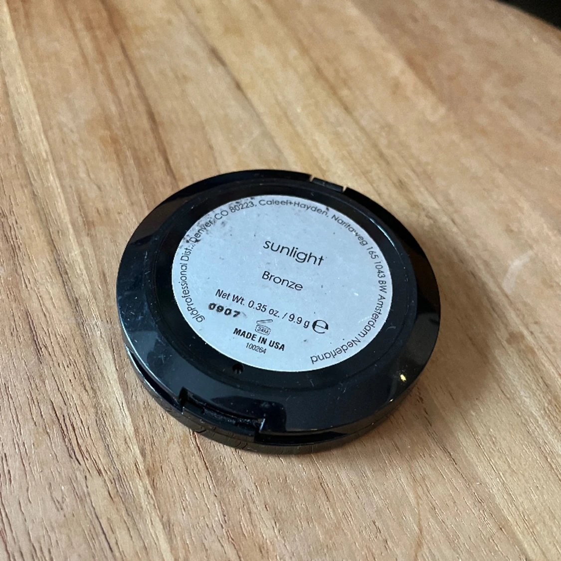 Sunlight Bronze glō minerals - 91