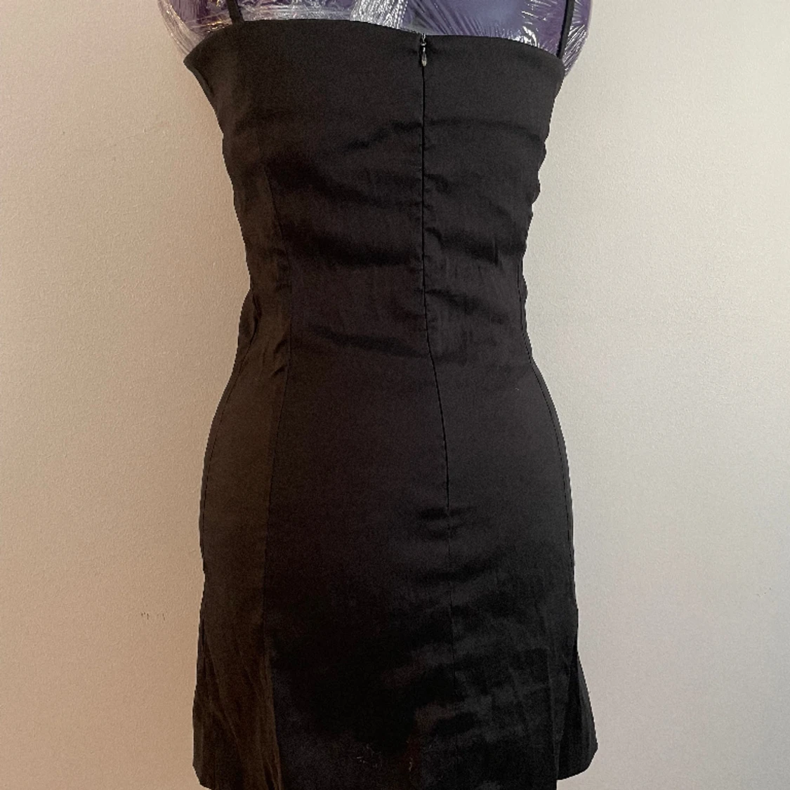 Svart kort klänning  - 91