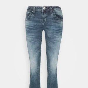  Ltb jeans - Säljer nu mina Ltb jeans som endast är använda en gång💕 Jättebra skick, nypris 829kr. Storlek 25x32