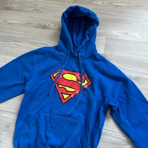 Hoodie - Fint skick!