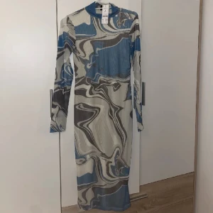 Klänning Gina Tricot - Mesh klänning. Aldrig använd. Storlek S. 150kr 