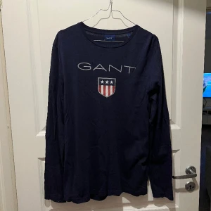 Långärmad gant tröja  - Fint skick, väldigt tunn tröja 