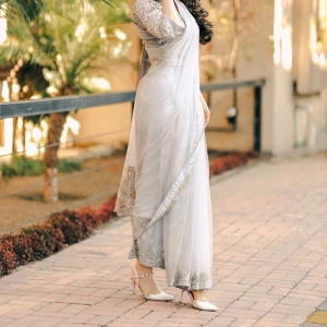 Indiska kläder  - 36 -38 Speciellt beställning nypris 2900 kr  Använd 3 Tim 