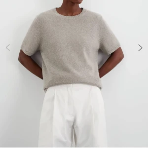 Soft goat t-shirt - Säljer denna så snygga chunky t-shirt från soft goat i jättefint skick, knappt använd så därmed inga defekter