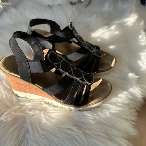 Svarta klackar - Svarta klackar i bra skick 