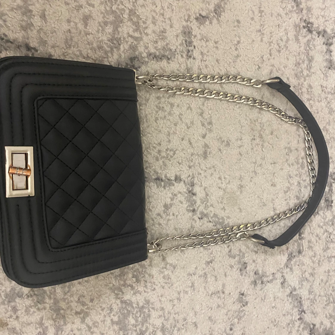 Jätte snyg väska från ur och Penn! Den har rostat lite men det är inget man tänker på och det går nog bort! - 90