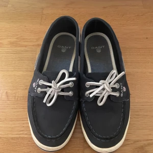 Skor Gant - Marinblå skor från Gant. Storlek 37. Fint skick