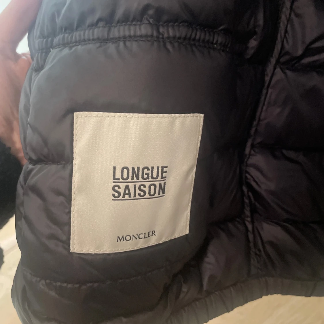 Svart dunjacka från Moncler - 90