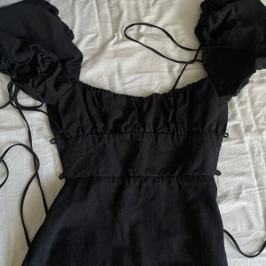 Kläning från Zara💗 - Jätte fin klänning från zara, med öppen rygg(med snörning) 💕