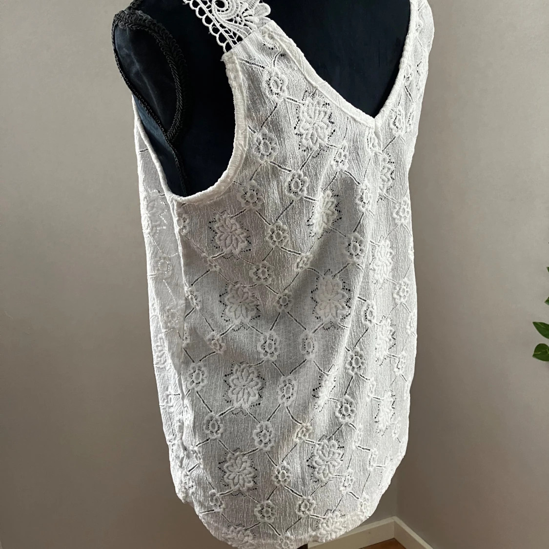 Helt ny vit spetslinne - 93