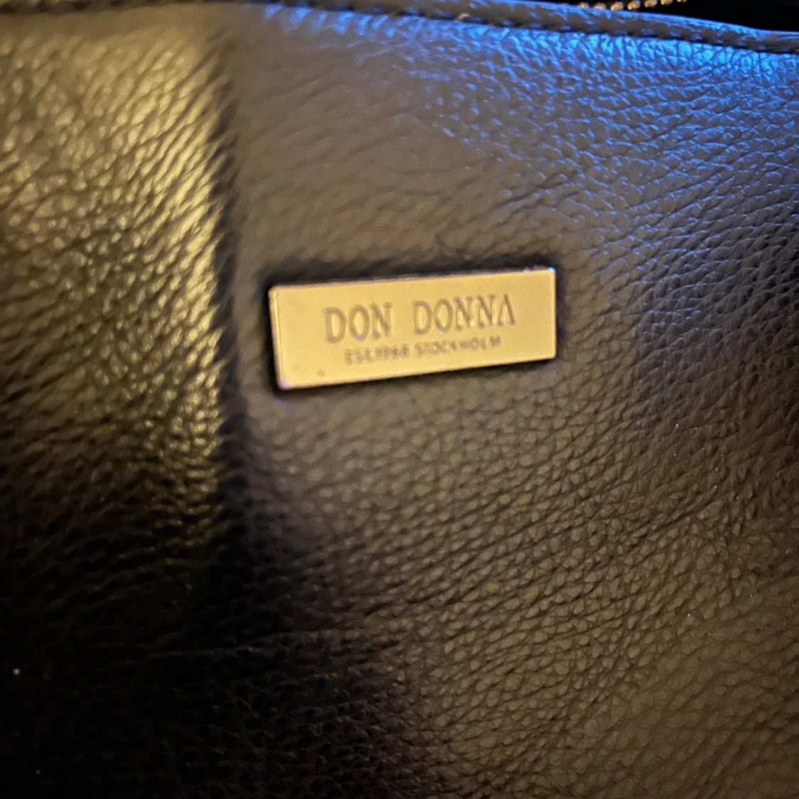Svart väska från Don donna - 91