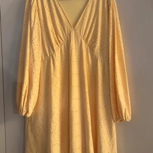 Vila  - Fint skick, stor i storleken. Mer som 44/46