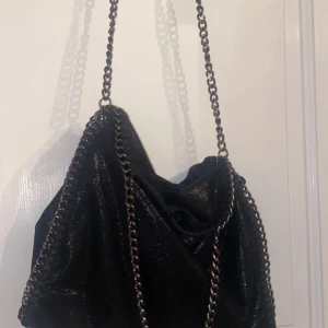 axelremsväska  - Ny inte kommit till anvöndning väldigt stor 