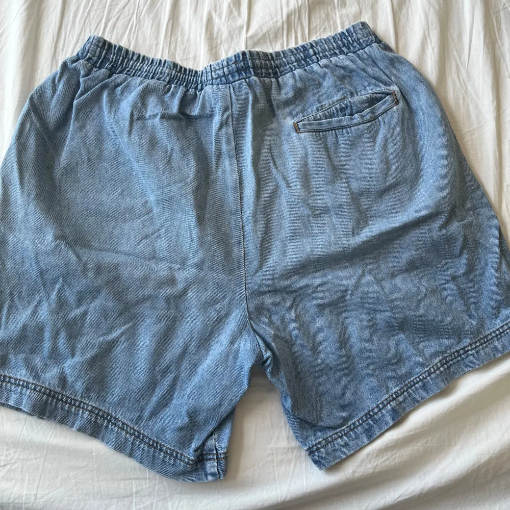 Ett par vintage Nike jeans shorts i väldigt bra skick . Shorts.