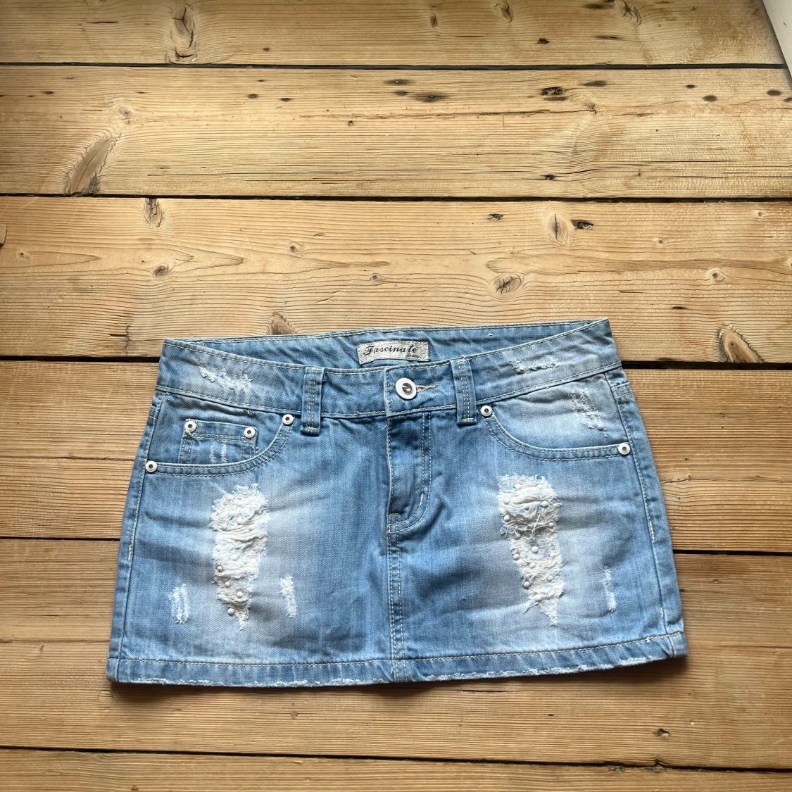 Lågmidjad jeanskjol  - 91