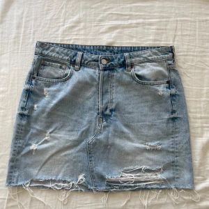 Jeanskjol - Jeanskjol från &denim i bra skick