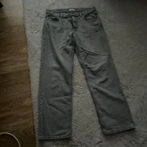 Jeans - Ett par super fina jeans ifrån Gina Tricot i toppen skick!😊