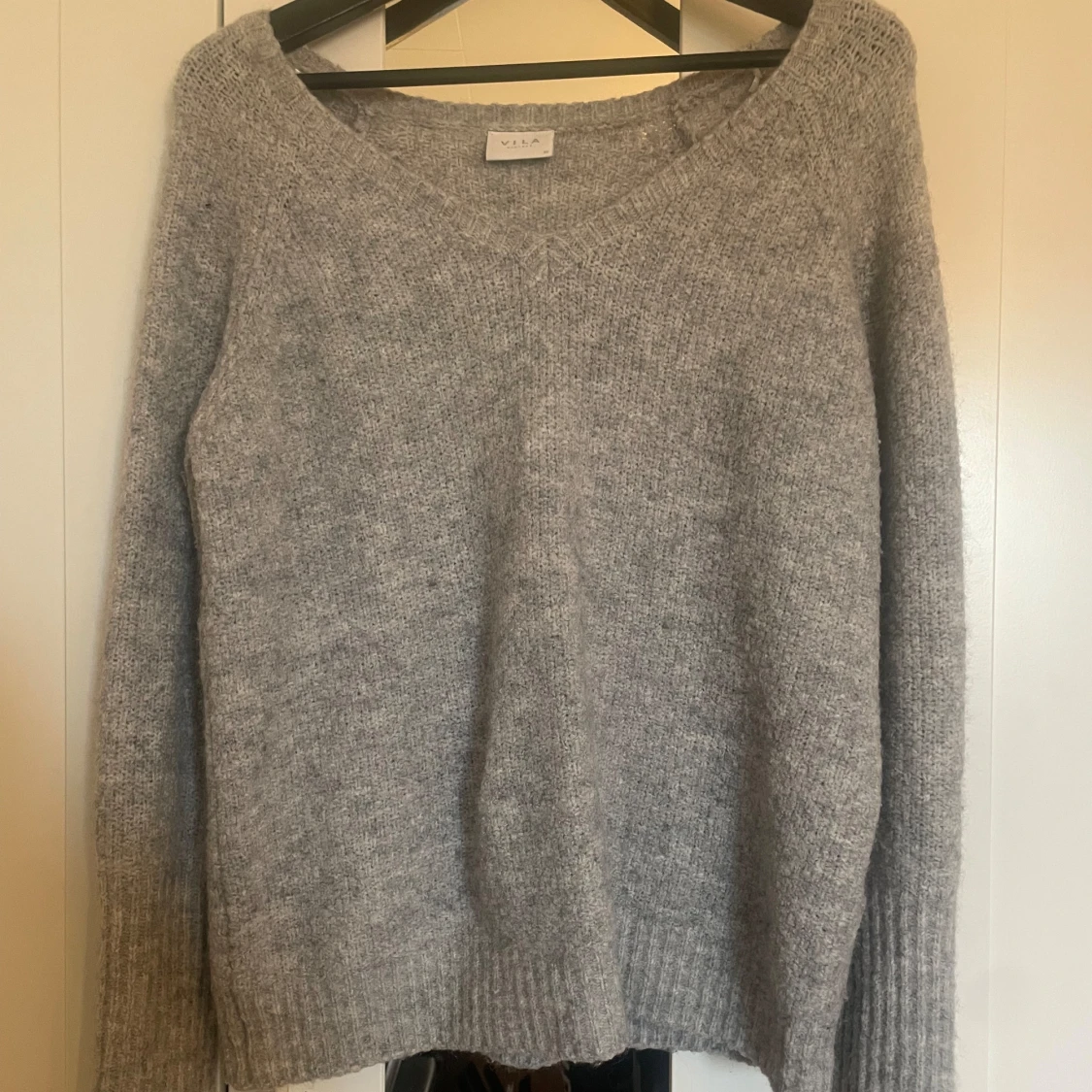 Grå stickad tröja - 92