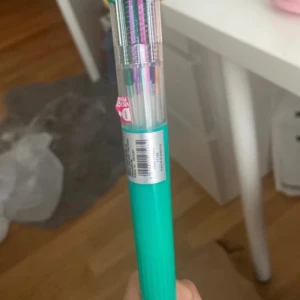 Multi färgad penna - Penna