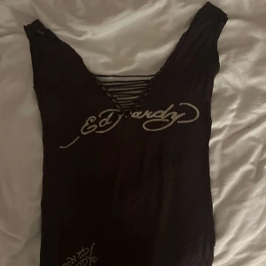 Brunt ed hardy linne👾 - Bra skick, nästan aldrig använt 🙌🏼 Sitter bra på folk med M-XS i storlek