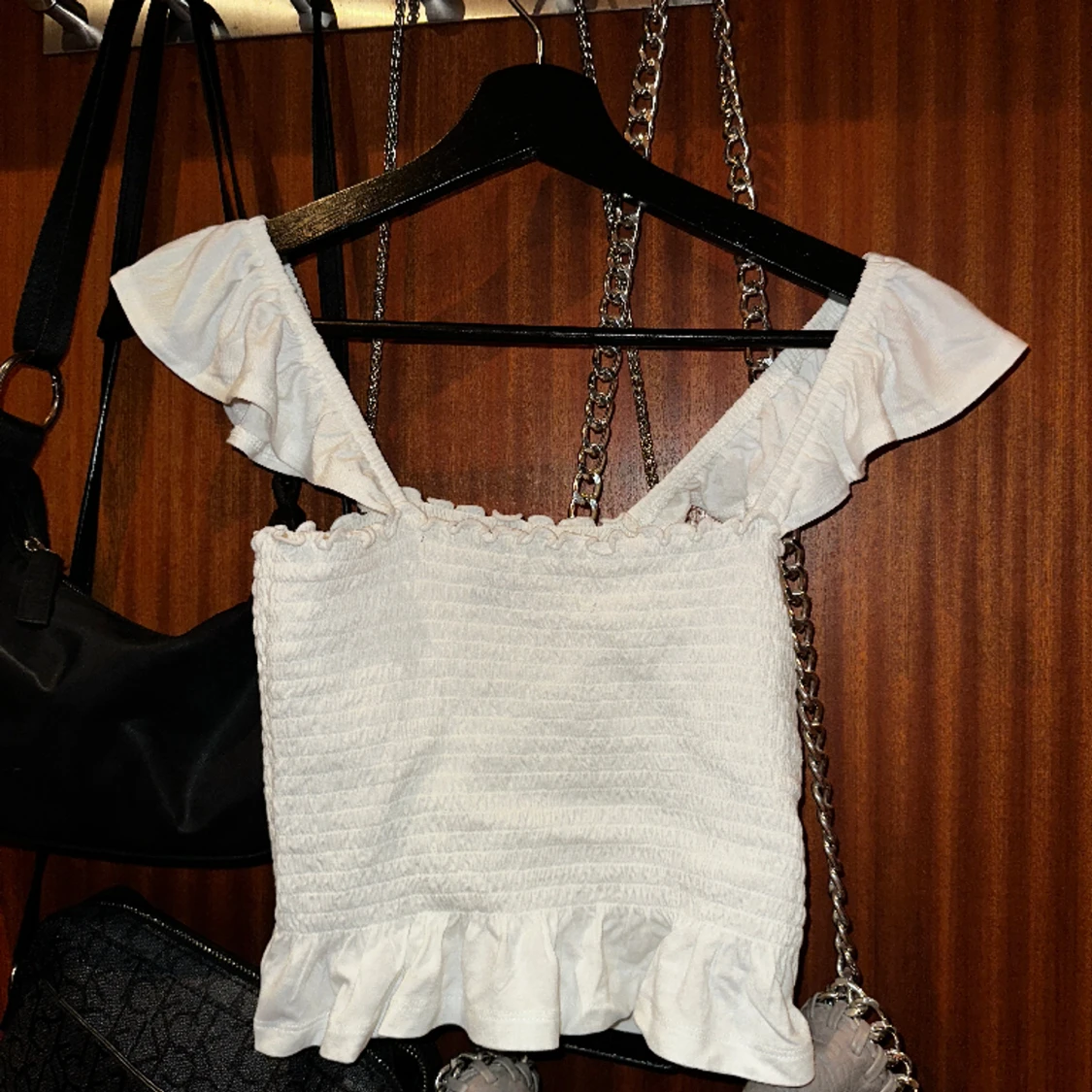 Vit croptop från Forever21 (både offshoulder å inte)