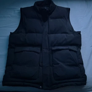 Vanlig väst  - En väst jag köpte som var lite för stor för mig.