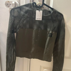 Så fin croptop från Better Bodies - Så fin croppad tröja från Better Bodies. Helt ny med lapp kvar.