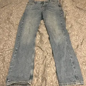 jack and jones jeans, storlek 29/32, hör av er vid frågor