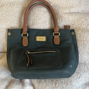 Söt väska  - Jätte söt väska men kommer inte till användning längre