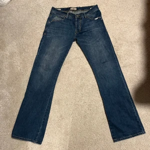 LTB jeans  - Blå flared jeans  Riktigt clean