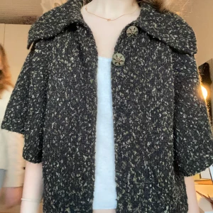 Mohair kofta/ jacka - Super söt vår kofta/ jacka! Den är i onesize men skulle nog säga att den passar mellan S-L Pris kan diskuteras 💋 