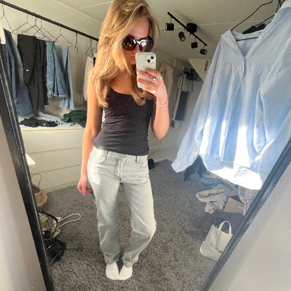 Skit snygga lågmidjade jeans från Gina Tricot. Fint skick!! ❣️❣️. Jeans & Byxor.
