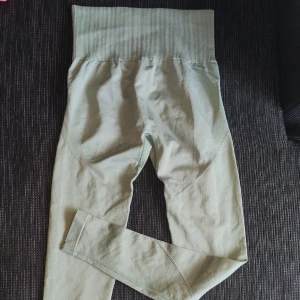 Leggings - Riktigt snygga leggings. Stl S. Endast provade. Önskas fler bilder så skriv 😊 