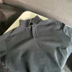 Zara Pické - Säljer denna zara pické då jag ej kommer använda den.