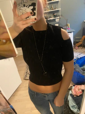 Topp med cutout  - As cool topp med två cut outs!