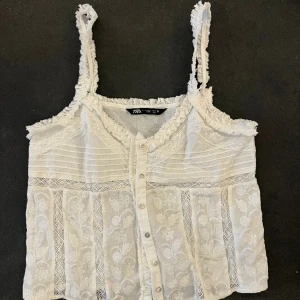 Blus  - Jätte fin topp till sommaren från Zara! Skriv om ni har frågor 