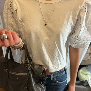 Topp - Säljer denna snygga tröja från zara❤️❤️